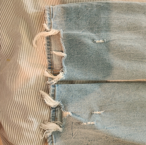 Abercrombie The Skinny High Rise size 33/16 jeans - Picture 9 of 9